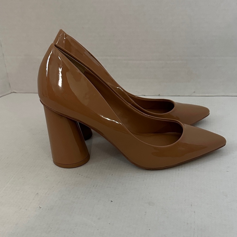 Chelsea & Violet Elegant Tan patent leather Pumps sz 7 - Picture 2 of 10
